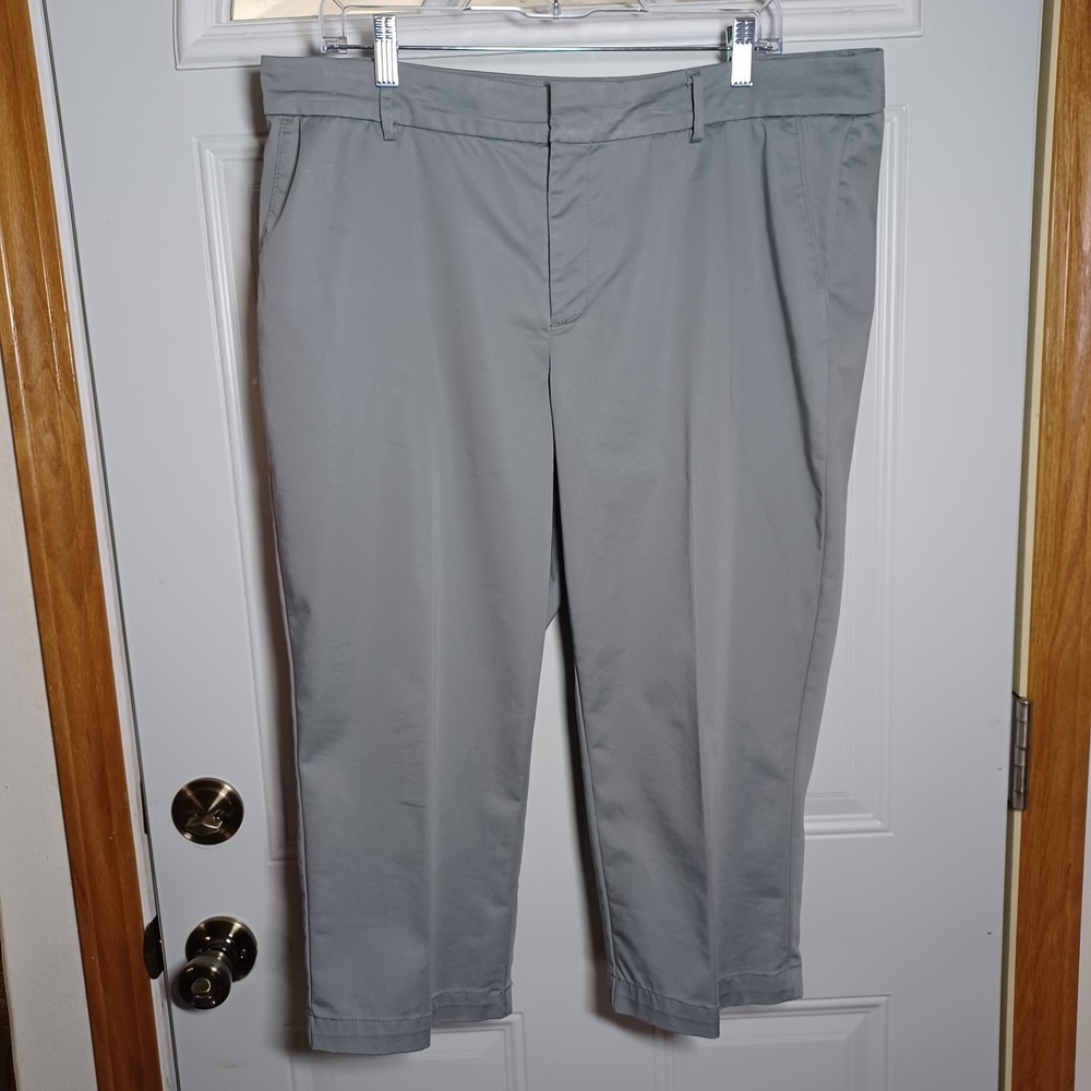 DOCKERS Capri Pants Mid Rise Womens Size 16 Gray Cotton Blend Normcore Classic